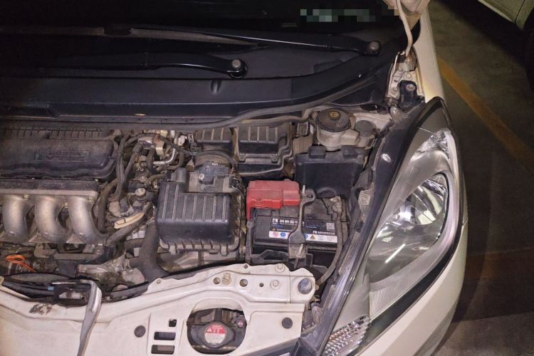 Used Honda Fit 2011 1.5L manual luxury version Engine Bay Left