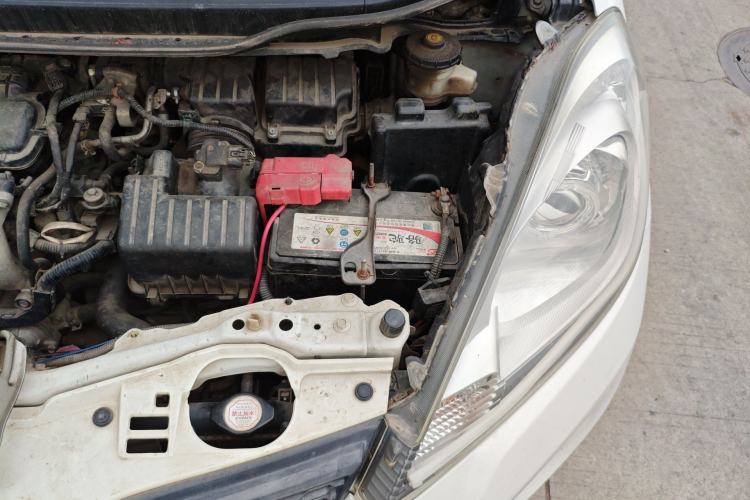 Used Honda Fit 2011 1.3L automatic comfort version Engine Bay Left