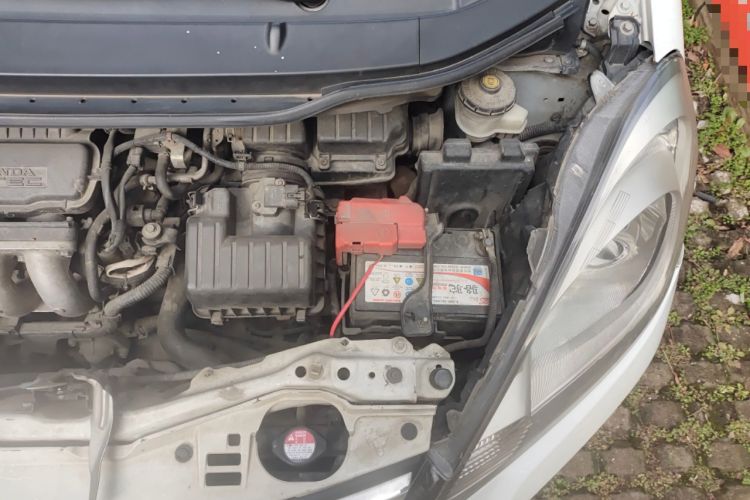 Used Honda Fit 2011 1.5L Automatic Luxury Edition Engine Bay Left