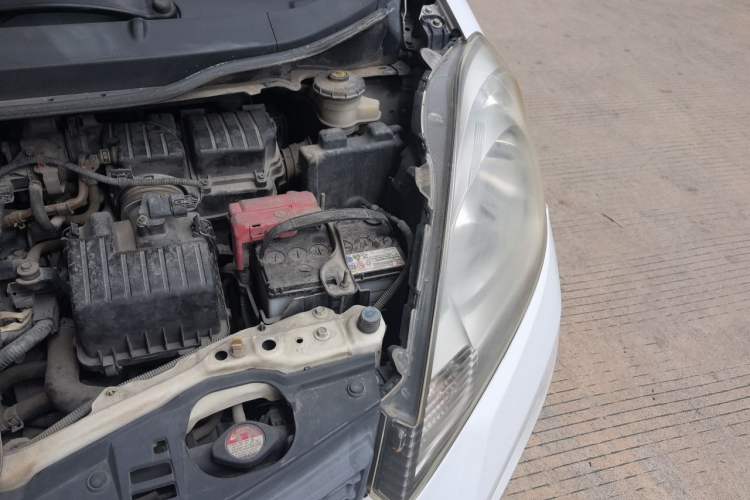Used Honda Fit 2011 1.3L automatic comfort version Engine Bay Left