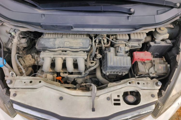 Used Honda Fit 2011 1.5L Automatic Luxury Edition Engine Bay