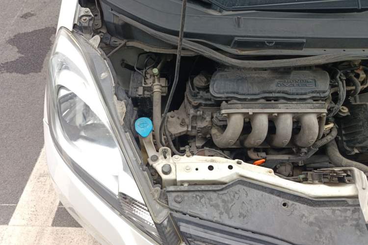 Used Honda Fit 2011 1.3L automatic comfort version Engine Bay Right