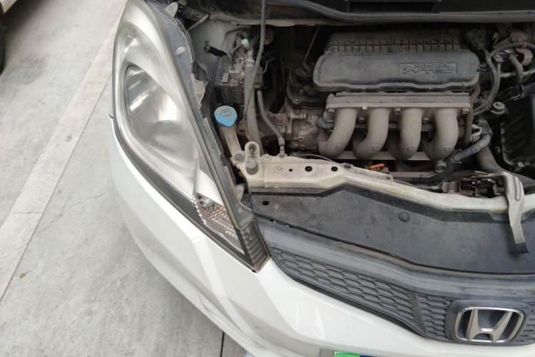 Used Honda Fit 2011 1.3L automatic comfort version Engine Bay Right