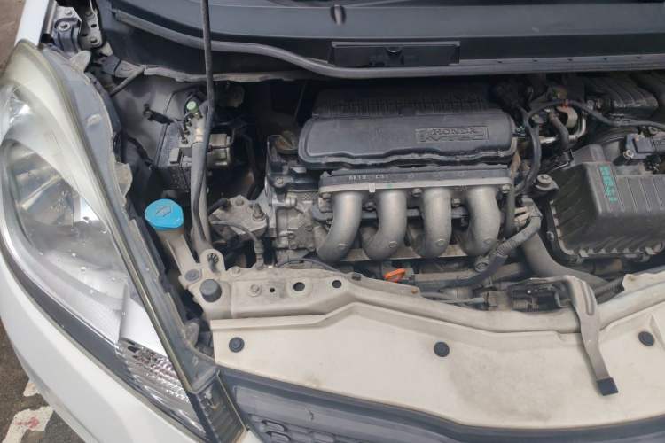 Used Honda Fit 2011 1.3L automatic comfort version Engine Bay Right