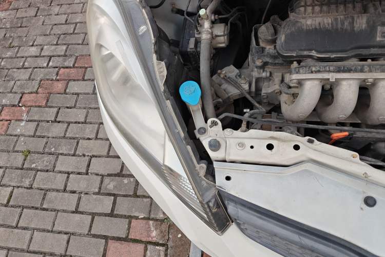 Used Honda Fit 2011 1.3L manual Comfort version Engine Bay Right