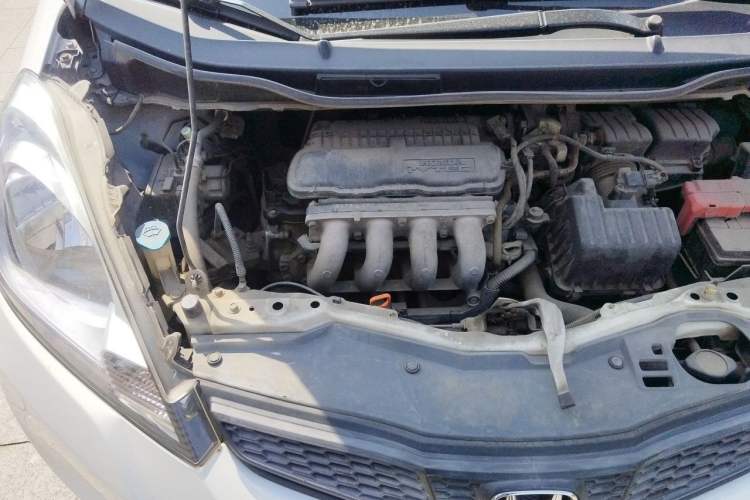 Used Honda Fit 2011 1.3L automatic comfort version Engine Bay Right