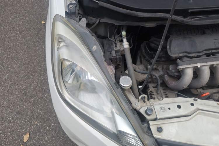 Used Honda Fit 2011 1.3L automatic comfort version Engine Bay Right