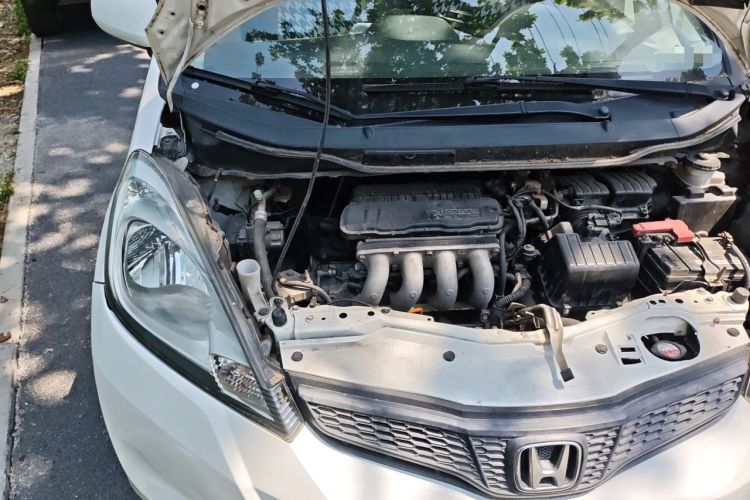 Used Honda Fit 2011 1.3L automatic comfort version Engine Bay Right