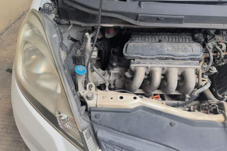 Used Honda Fit 2011 1.3L automatic comfort version Engine Bay Right