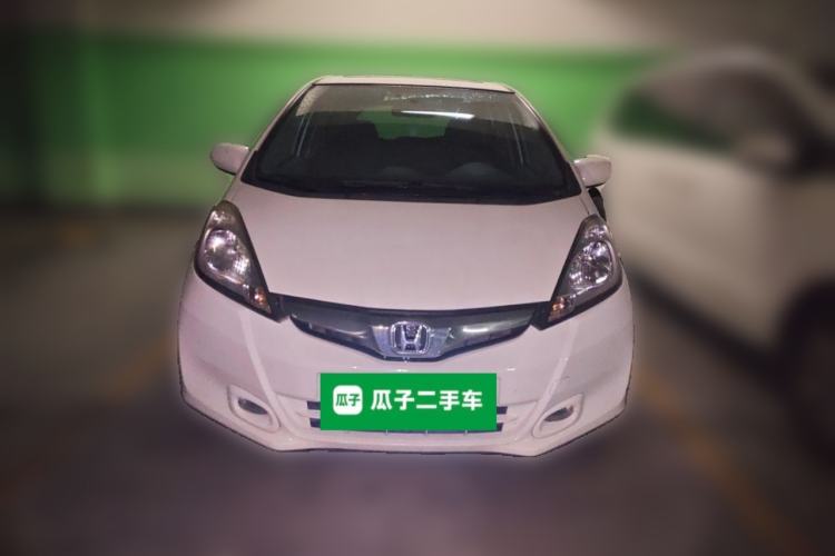 Used Honda Fit 2011 1.5L manual luxury version Front