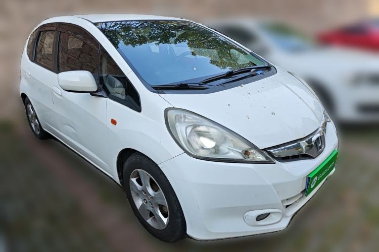 Used Honda Fit 2011 1.3L automatic comfort version Front Right 45 Deg