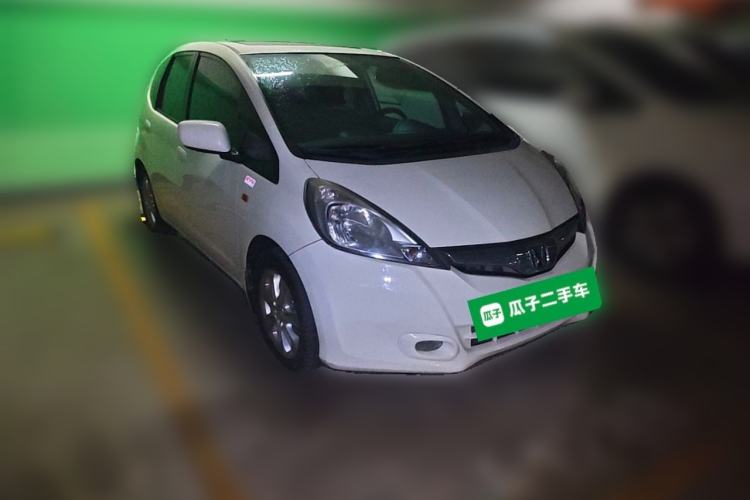 Used Honda Fit 2011 1.5L manual luxury version Front Right 45 Deg