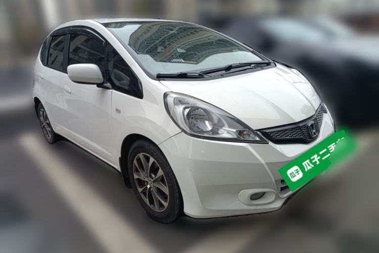 Used Honda Fit 2011 1.3L automatic comfort version Front Right 45 Deg