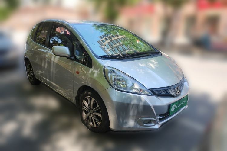 Used Honda Fit 2011 1.3L automatic comfort version Front Right 45 Deg