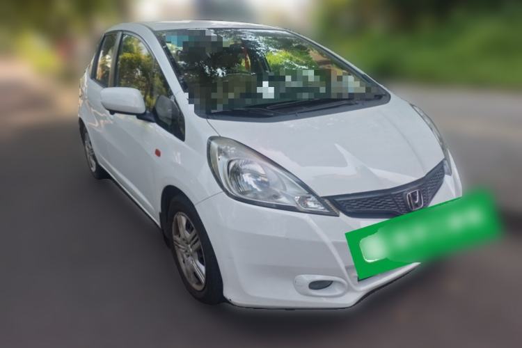 Used Honda Fit 2011 1.3L automatic comfort version Front Right 45 Deg