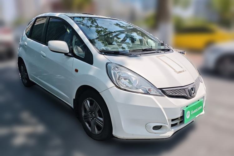 Used Honda Fit 2011 1.3L automatic comfort version Front Right 45 Deg