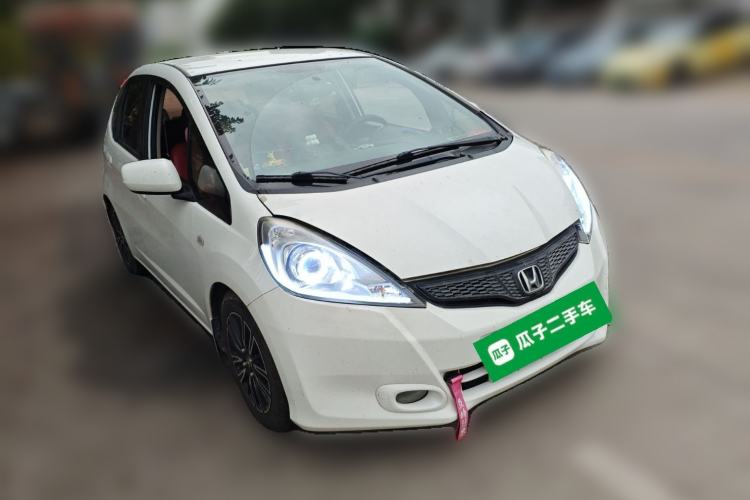 Used Honda Fit 2011 1.3L automatic comfort version Front Right 45 Deg