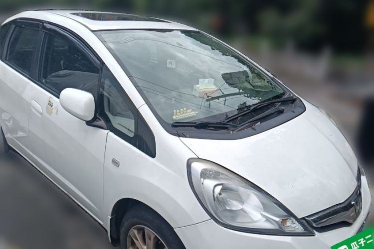 Used Honda Fit 2011 1.5L Automatic Luxury Edition Front Right 45 Deg
