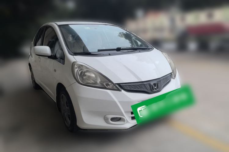 Used Honda Fit 2011 1.3L automatic comfort version Front Right 45 Deg