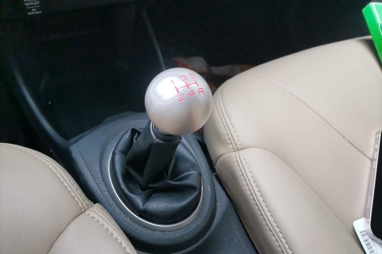 Used Honda Fit 2011 1.3L manual Comfort version Gear Lever