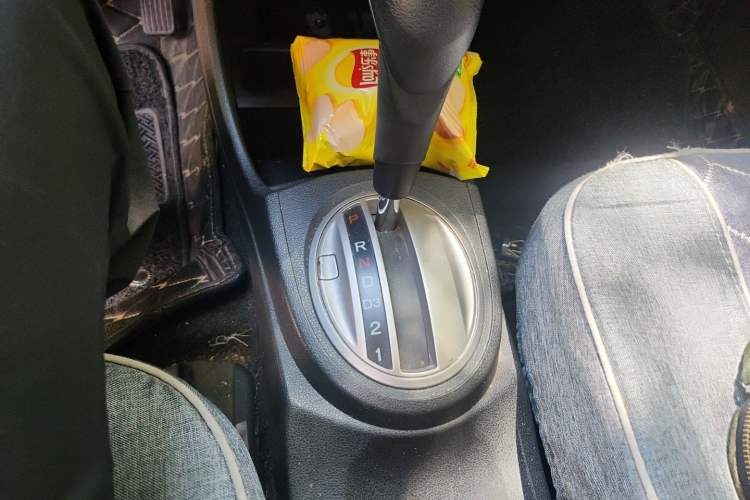 Used Honda Fit 2011 1.3L automatic comfort version Gear Lever