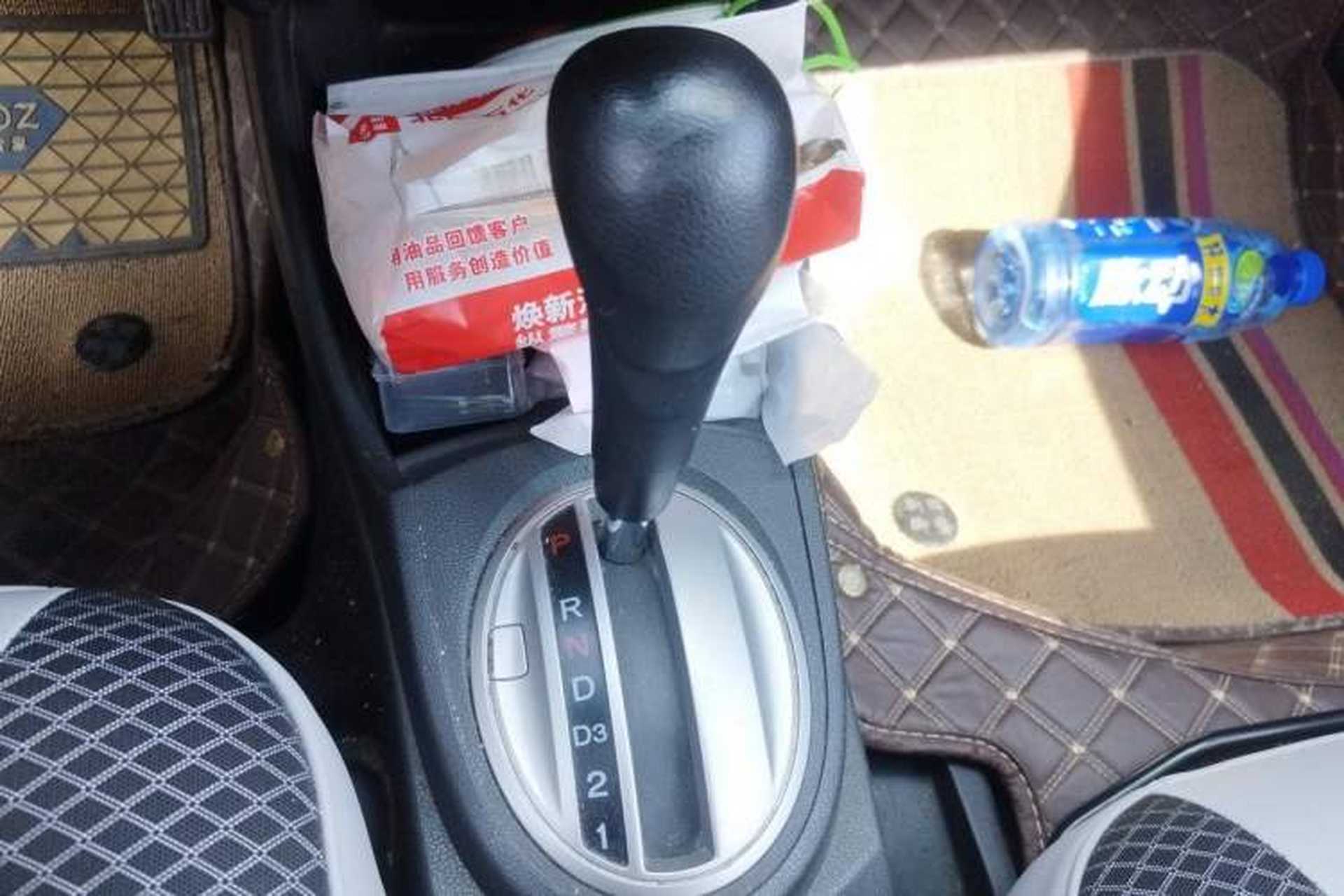 Used Honda Fit 2011 1.3L automatic comfort version Gear Lever