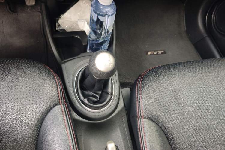 Used Honda Fit 2011 1.3L manual Comfort version Gear Lever