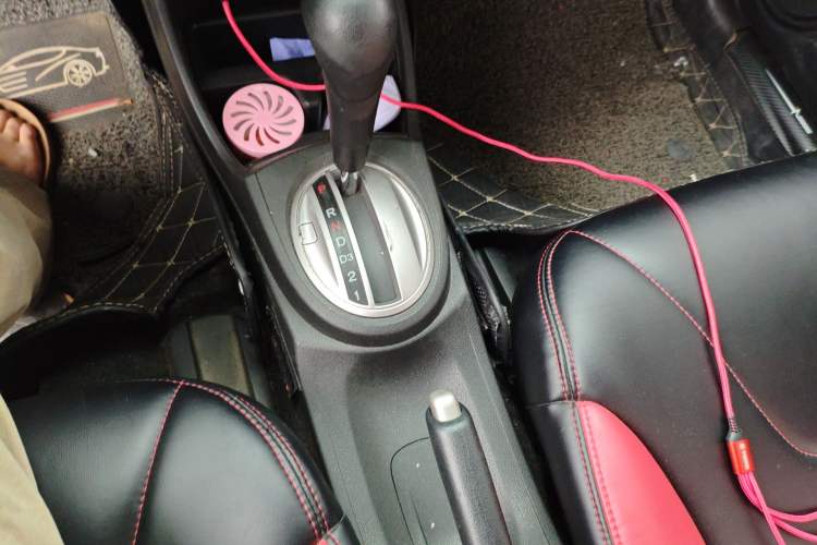 Used Honda Fit 2011 1.3L automatic comfort version Gear Lever