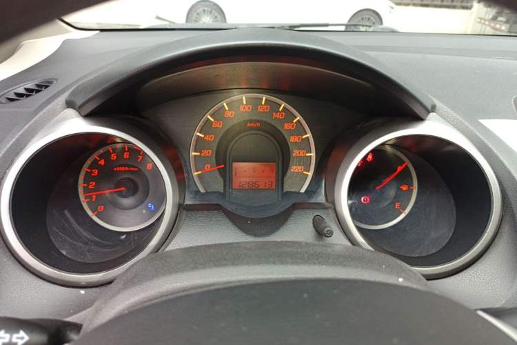 Used Honda Fit 2011 1.3L automatic comfort version Instrument Cluster