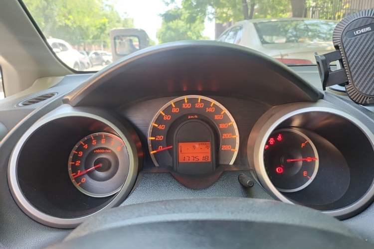 Used Honda Fit 2011 1.3L automatic comfort version Instrument Cluster