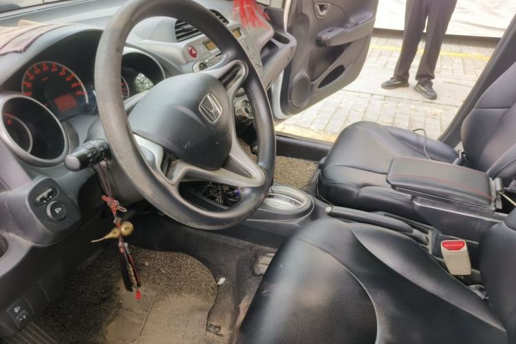 Used Honda Fit 2011 1.5L Automatic Luxury Edition Left Front Seat