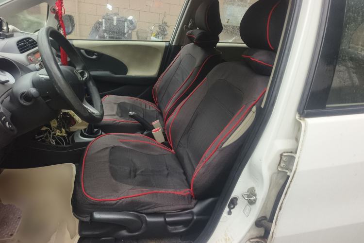 Used Honda Fit 2011 1.5L manual luxury version Left Front Seat