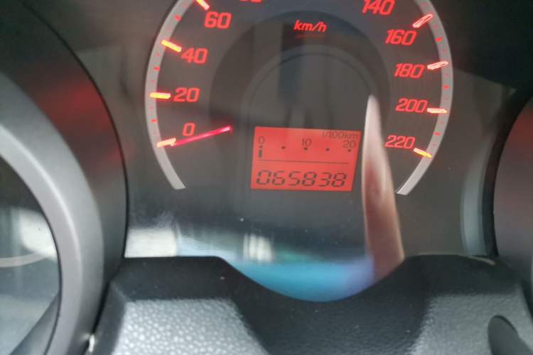 Used Honda Fit 2011 1.3L manual Comfort version Odometer Close Up