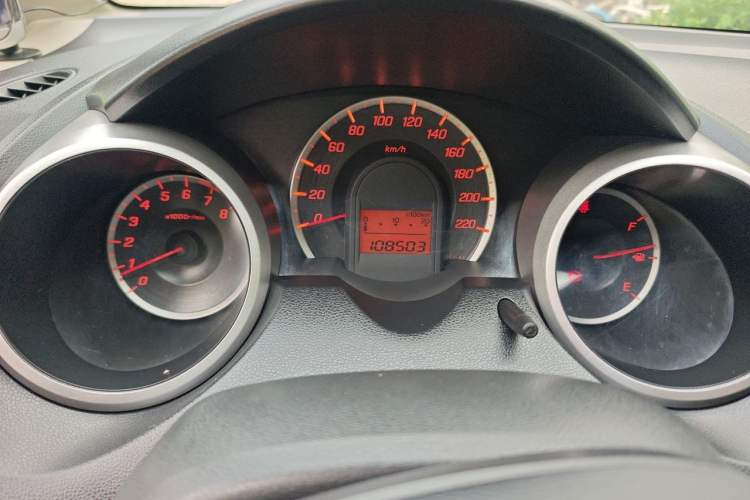 Used Honda Fit 2011 1.3L manual Comfort version Odometer Close Up