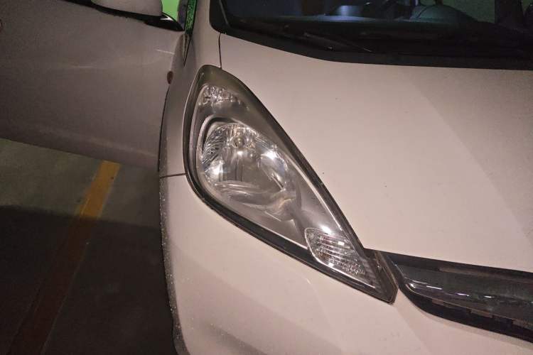 Used Honda Fit 2011 1.5L manual luxury version Right Front Headlight