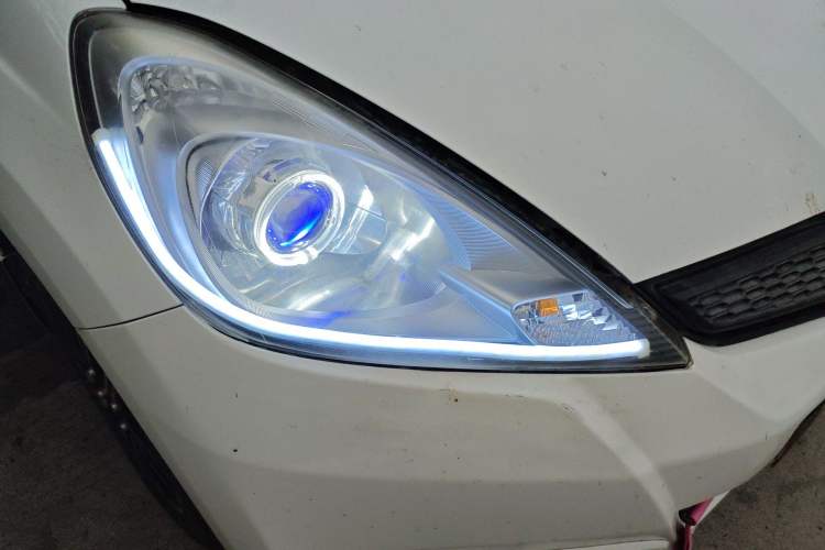 Used Honda Fit 2011 1.3L automatic comfort version Right Front Headlight