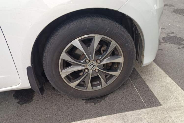 Used Honda Fit 2011 1.3L automatic comfort version Right Front Wheel Hub