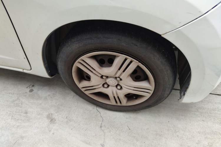 Used Honda Fit 2011 1.3L automatic comfort version Right Front Wheel Hub