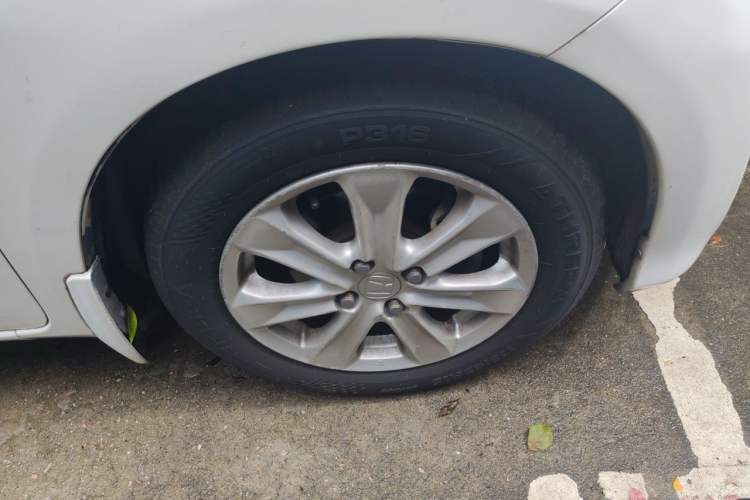Used Honda Fit 2011 1.3L automatic comfort version Right Front Wheel Hub