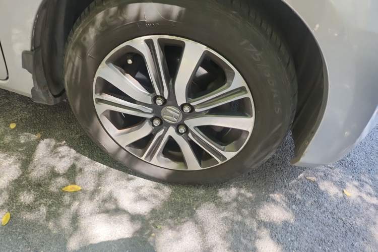 Used Honda Fit 2011 1.3L automatic comfort version Right Front Wheel Hub