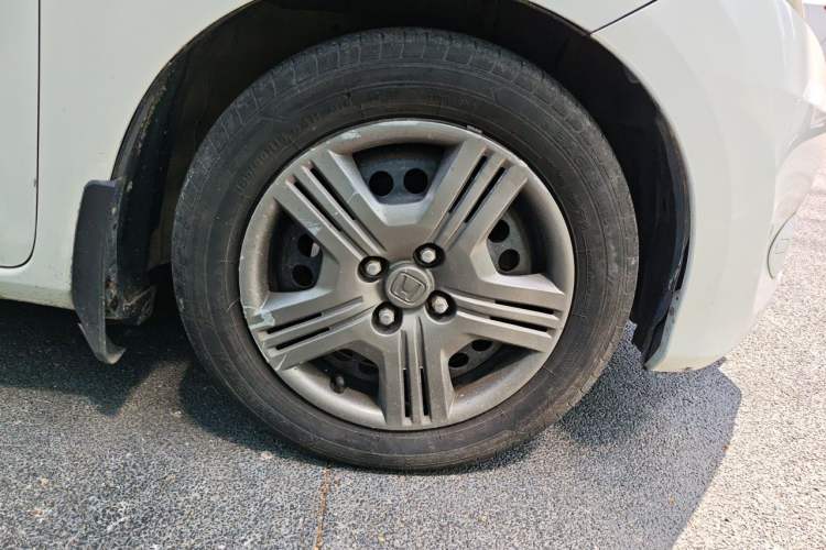 Used Honda Fit 2011 1.3L automatic comfort version Right Front Wheel Hub