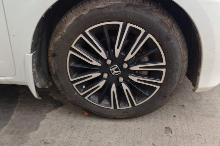 Used Honda Fit 2011 1.3L automatic comfort version Right Front Wheel Hub
