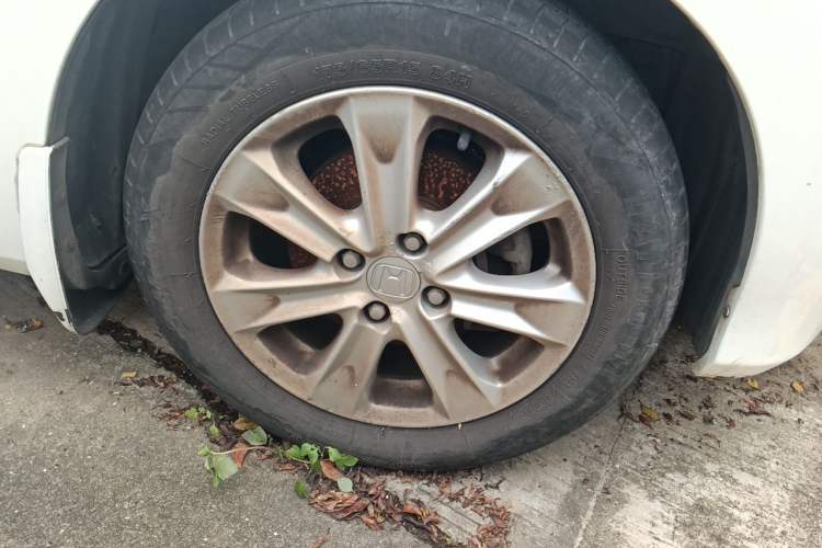 Used Honda Fit 2011 1.5L Automatic Luxury Edition Right Front Wheel Hub