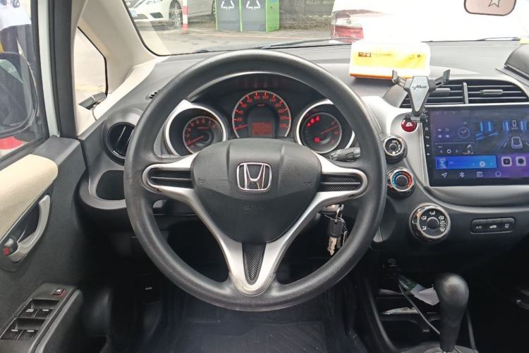 Used Honda Fit 2011 1.5L Automatic Luxury Edition Steering Wheel