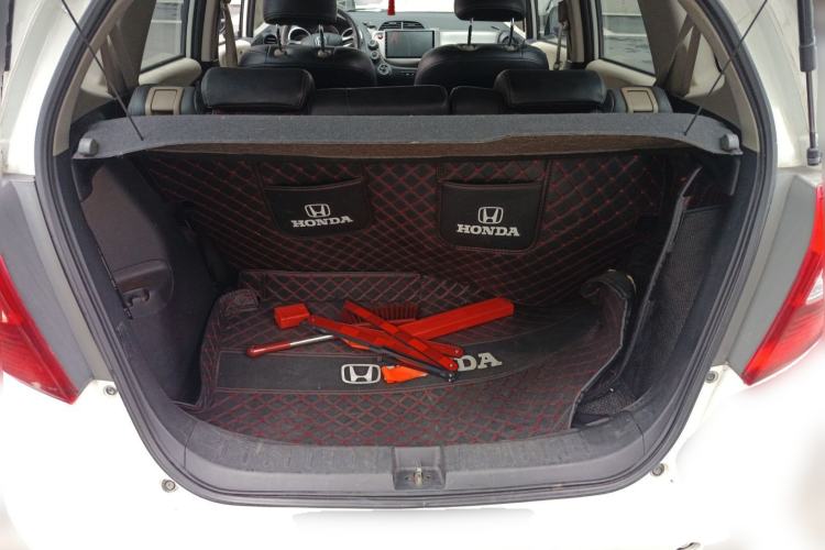 Used Honda Fit 2011 1.3L automatic comfort version Trunk