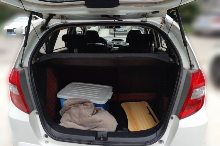 Used Honda Fit 2011 1.3L automatic comfort version Trunk