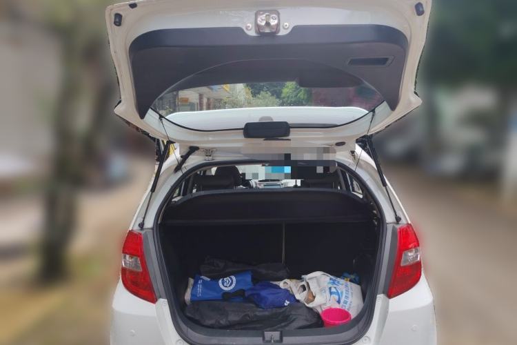 Used Honda Fit 2011 1.3L automatic comfort version Trunk