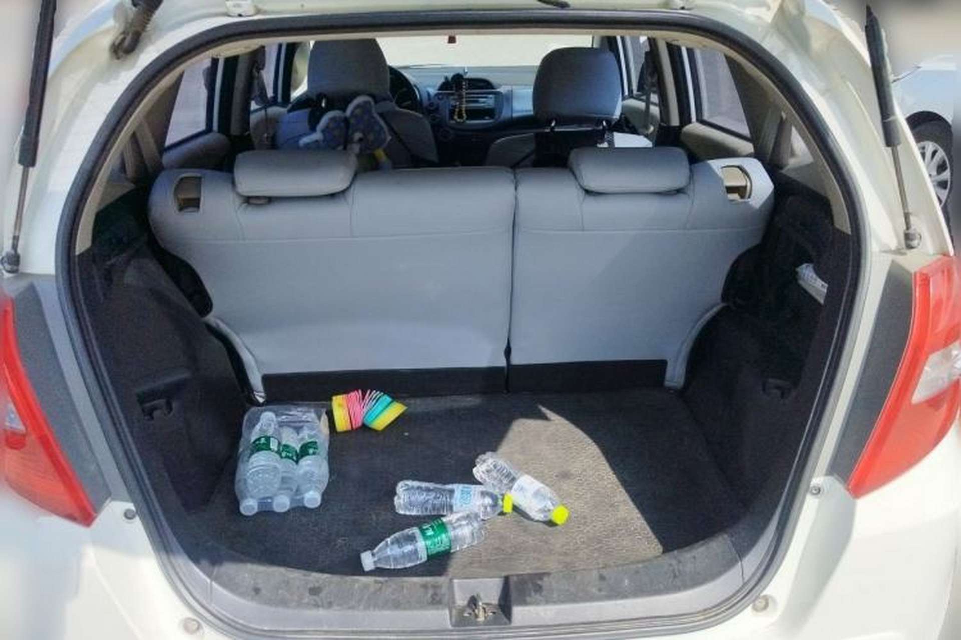 Used Honda Fit 2011 1.3L automatic comfort version Trunk