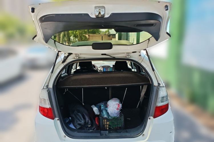 Used Honda Fit 2011 1.3L automatic comfort version Trunk