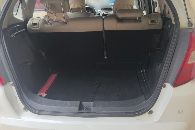 Used Honda Fit 2011 1.3L automatic comfort version Trunk